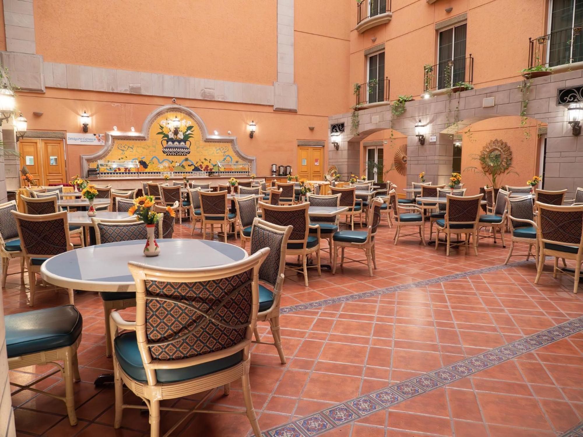 Holiday Inn Express Silao-Aeropuerto Bajio By Ihg Kültér fotó